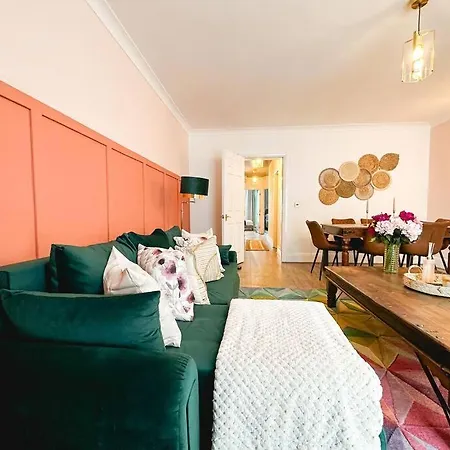 Charming Spacious 2Br Flat Near Station Plus Parking London Exterior photo