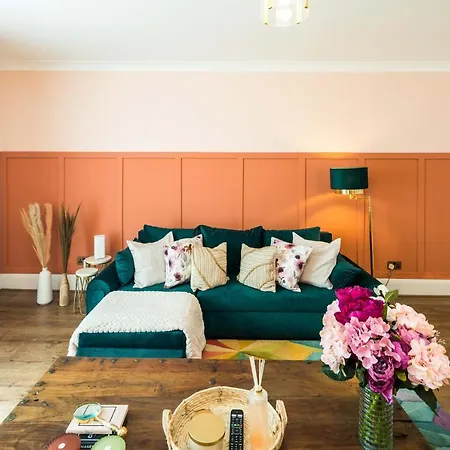Charming Spacious 2Br Flat Near Station Plus Parking London Exterior photo