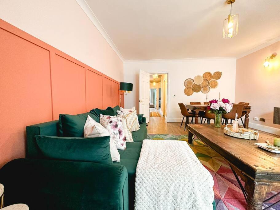 Apartamento Charming Spacious 2br Flat Near Station Parking *