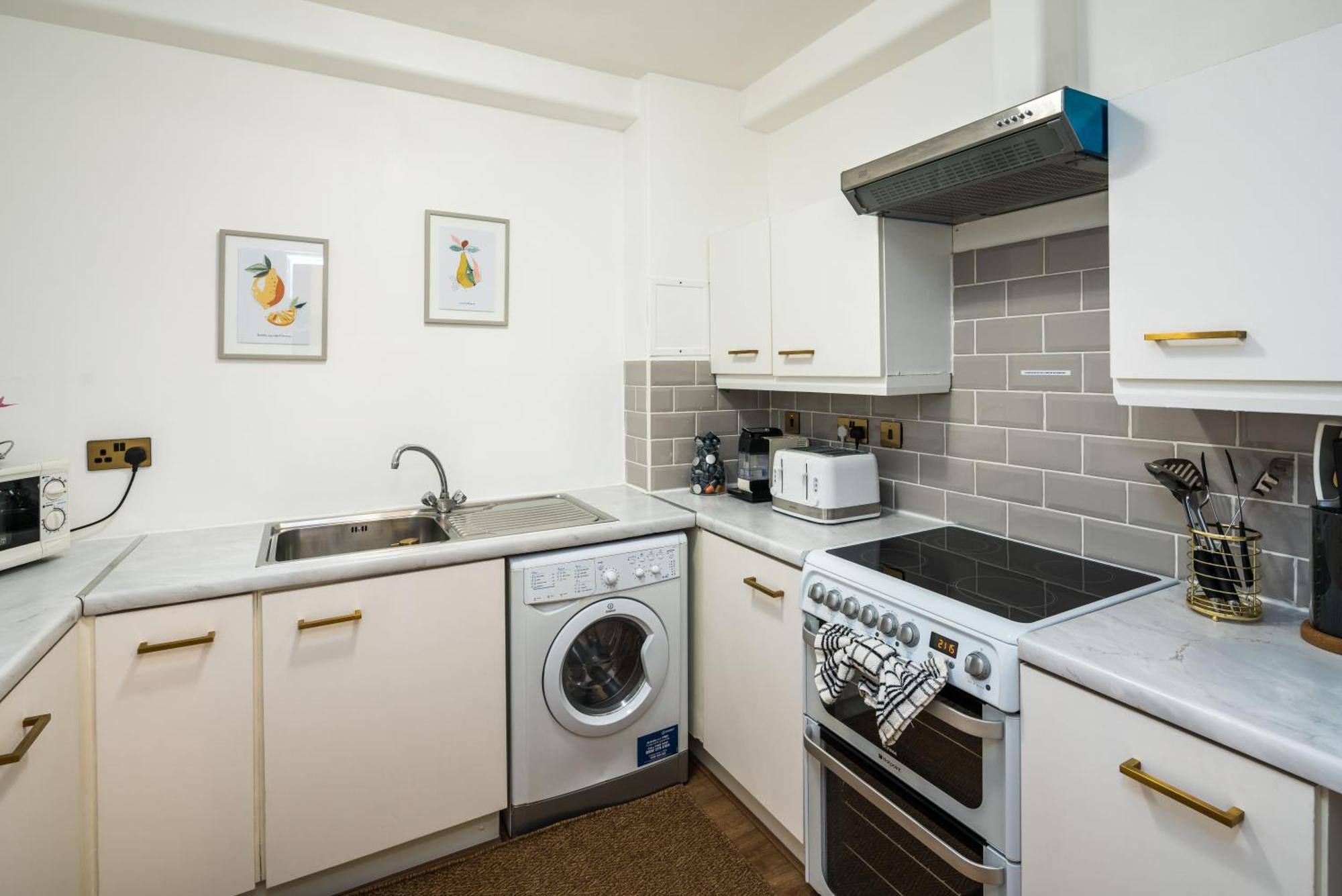 Charming Spacious 2br Flat Near Station Parking Apartamento *