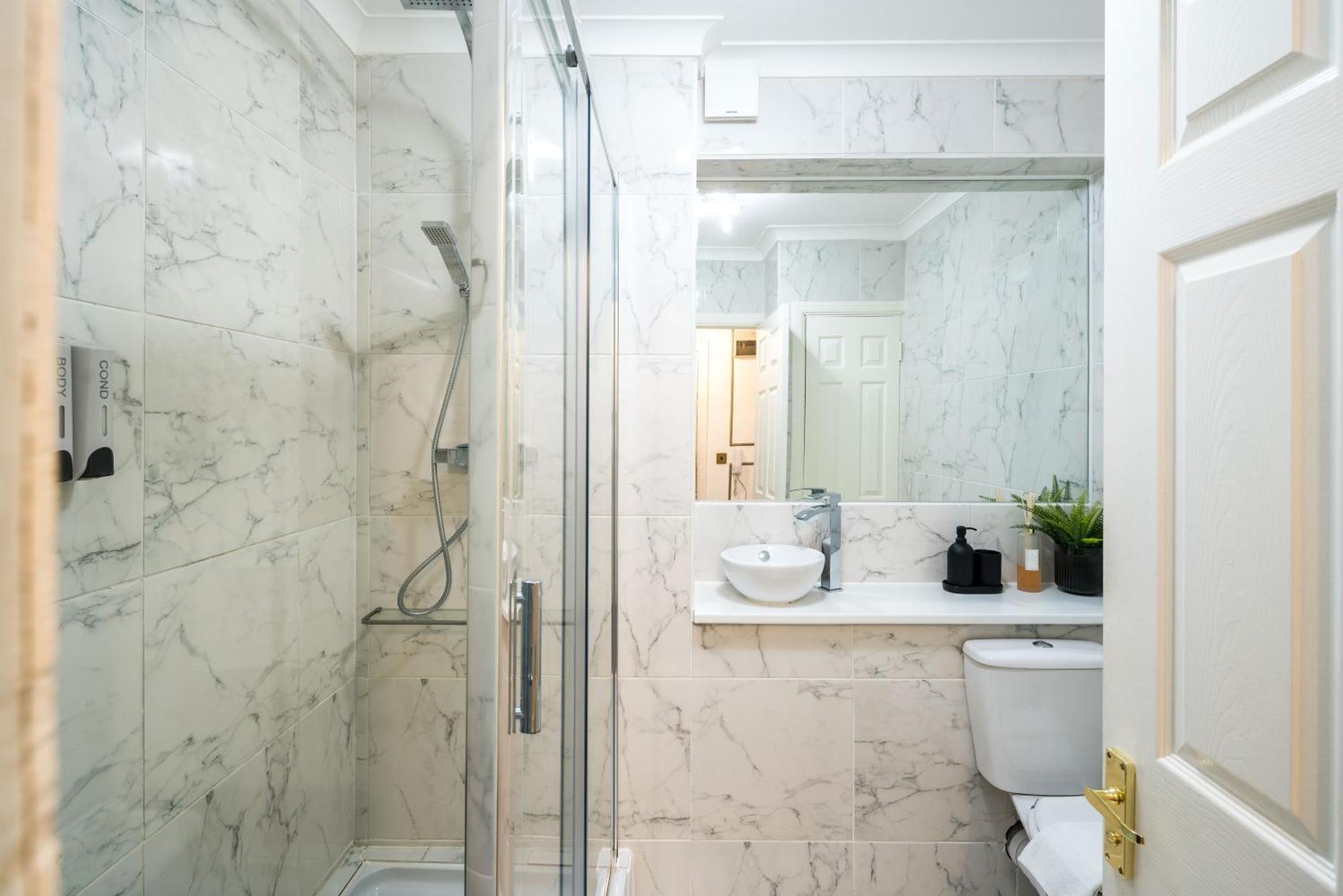 Apartamento Charming Spacious 2br Flat Near Station Parking *