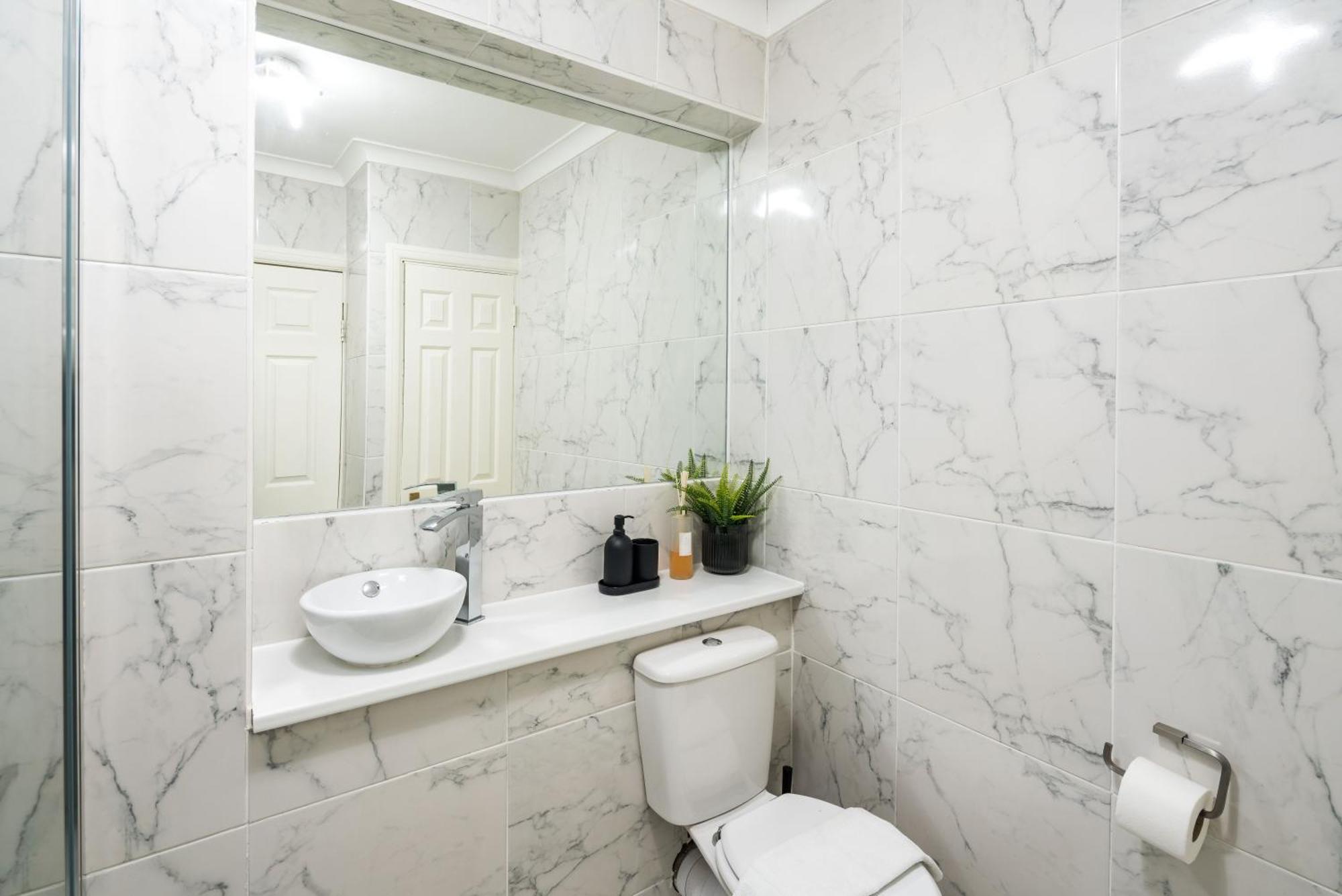 Apartamento Charming Spacious 2br Flat Near Station Parking Londres